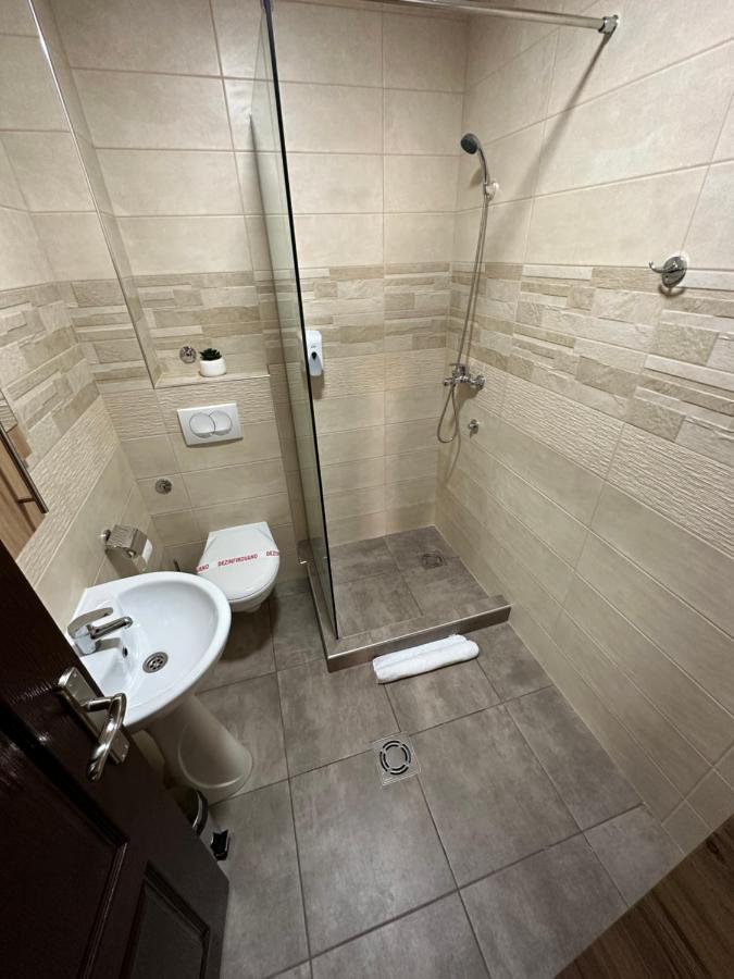Sky Lux Apartmani Surcin Bagian luar foto