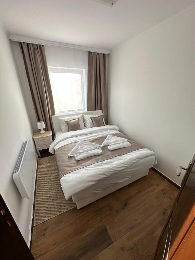 Sky Lux Apartmani Surcin Bagian luar foto