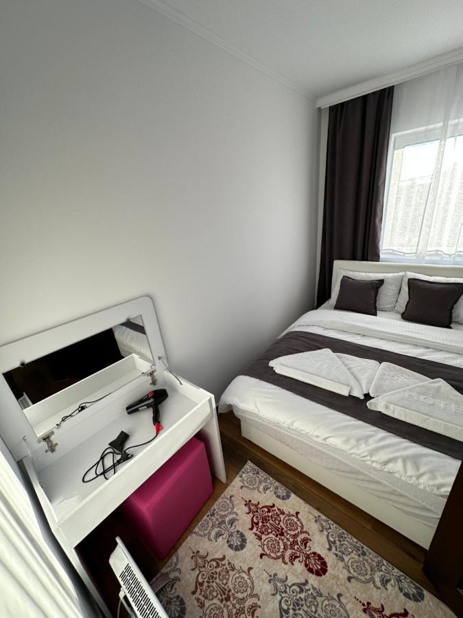 Sky Lux Apartmani Surcin Bagian luar foto
